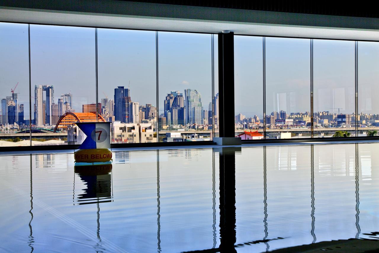 Divecube Hotel Taichung Esterno foto